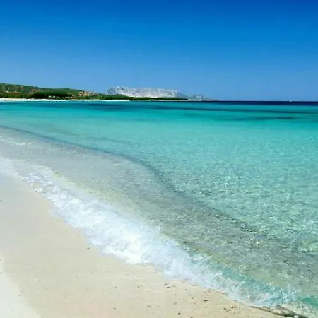 Apartamento Sleeps 7 Air Con Budoni