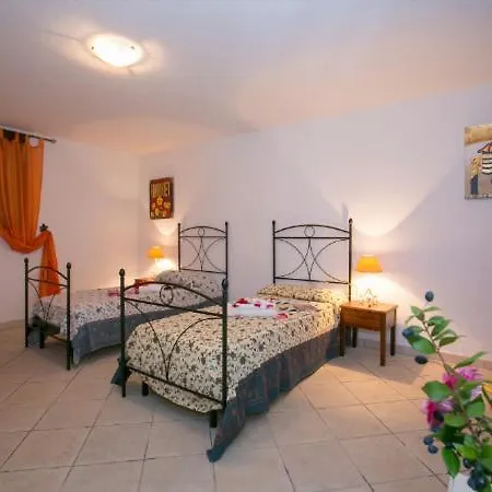 Apartamento Sleeps 7 Air Con Budoni