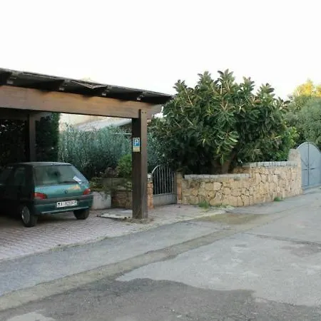 Sleeps 7 Air Con Budoni
