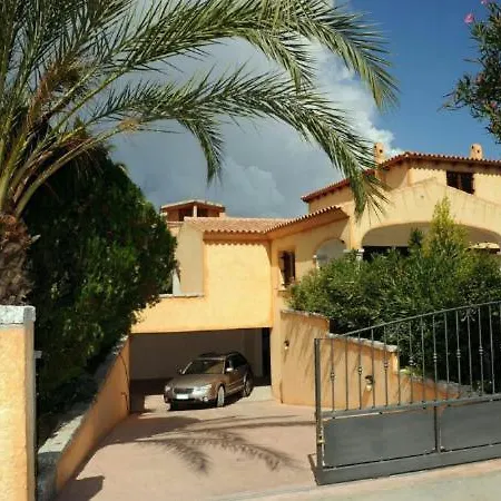 Sleeps 7 Air Con * Budoni