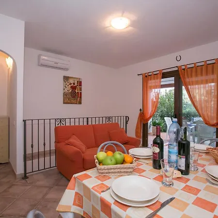 Apartamento Sleeps 7 Air Con Budoni